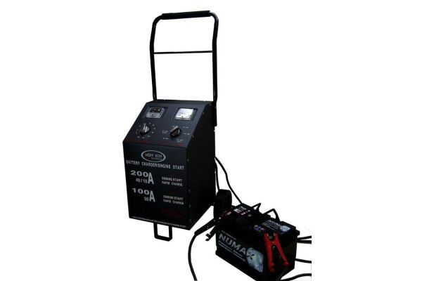 Acculader + Jumpstarter 200 Amp